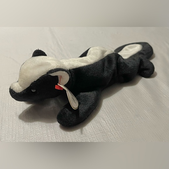 TY Beanie Baby - Stinky the Skunk 1995 - Picture 3 of 14